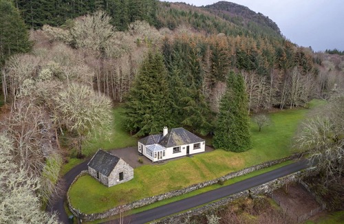 Invermoriston House | Beautiful villa for 2 guests with WIFI