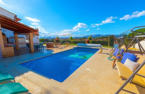 Sils Villa | Beautiful villa just 25 km from the beach of Lloret de Mar