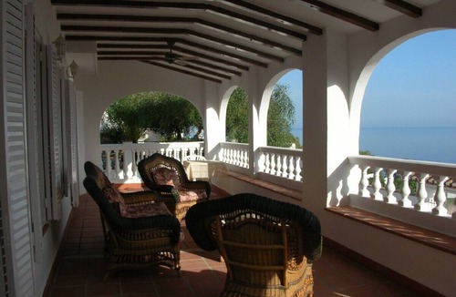 Velilla-Taramay Villa | Beautiful villa, panoramic views of sea and mountains, close to town