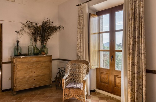 Serra de Daro Apartment | Bed and Breakfast 'Fonolleres' with Shared Pool, Wi-Fi and Air Conditioning