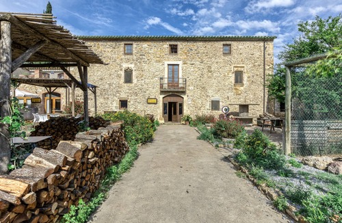 Serra de Daro Apartment | Bed and Breakfast 'Fonolleres' with Shared Pool, Wi-Fi and Air Conditioning