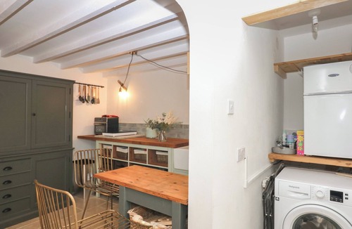 Bere Alston Cottage | BEDFORD COTTAGE, pet friendly, with open fire in Bere Alston