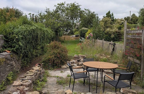 Bere Alston Cottage | BEDFORD COTTAGE, pet friendly, with open fire in Bere Alston
