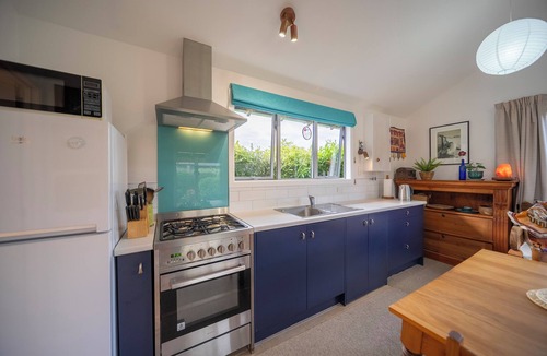 Te Anau Cottage | Beech Retreat - Te Anau Holiday Home
