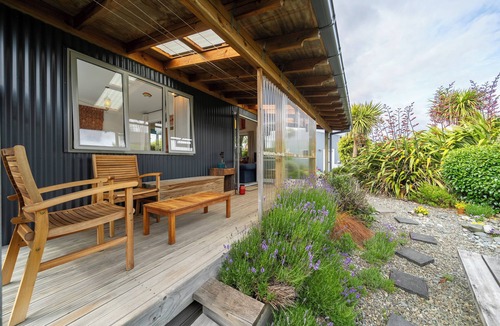 Te Anau Cottage | Beech Retreat - Te Anau Holiday Home