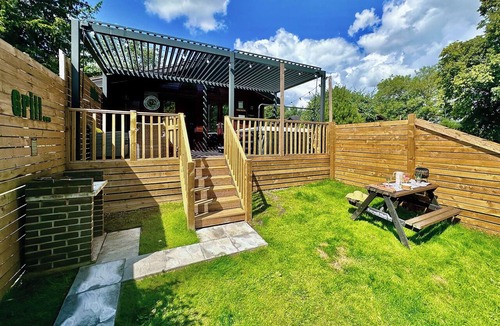 Raywell Ski Chalet | Beechwood Spa (Pet Garden)
