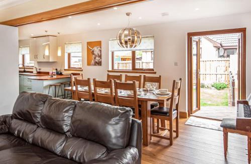 Conon Bridge House | Beinn View House