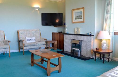 Newton Stewart House | Bel-Mar
