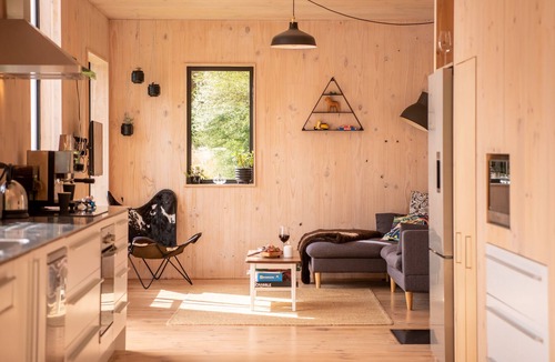 Akaroa Cottage | BELLBIRD BACH - AKAROA HOLIDAY HOUSE, family friendly in Takamatua