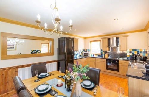 Drymen Cottage | Ben Lomond Luxury Lodge with hot tub and sauna
