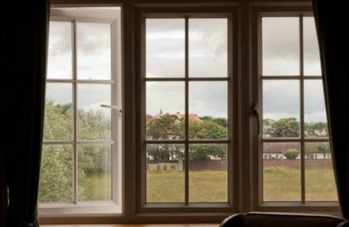 Troon House | BentinckHouse - sleeps 10 guests in 3 bedrooms