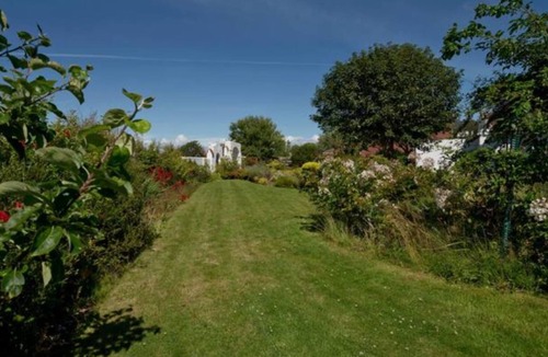 Troon House | BentinckHouse - sleeps 10 guests in 3 bedrooms