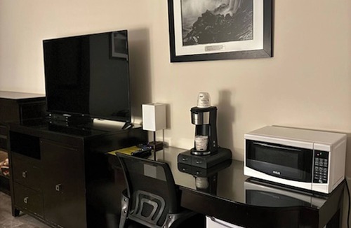 Wawa Hotel | Big Bird Inn Wawa, SureStay Collection by Best Western