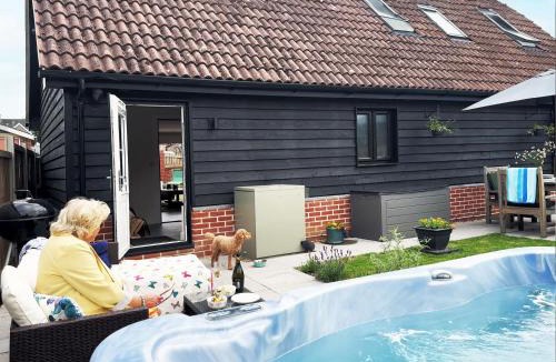 Sudbury House | Blackberry Barn by The Suffolk Cottage Collection
