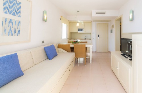 Cala Anguila-Cala Mendia Hotel | Blau Punta Reina