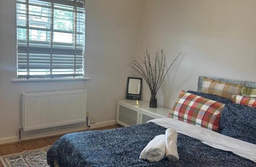 St Albans House | Blissful double bedroom in St Albans