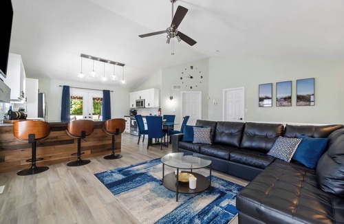 Crystal Beach House | Blue Barrel Beach House - Family, Friendly Luxurious Stay w/Hot Tub & Much More!