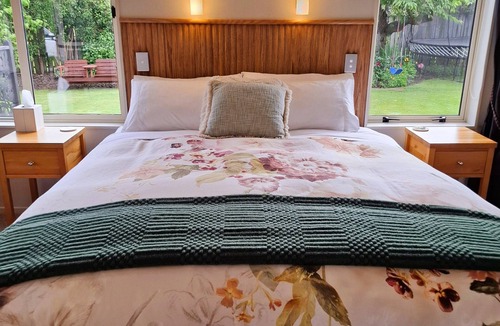 Te Anau Bed & Breakfast | Blue Ridge Studios and Bed & Breakfast