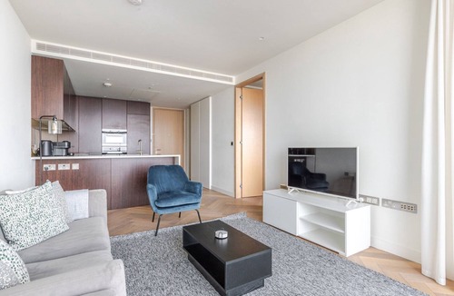 Shoreditch Apartment | Blueground | Shoreditch, pool, nr Barbican