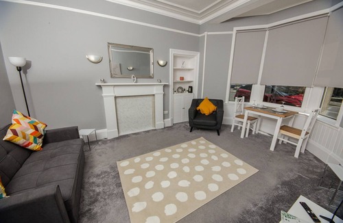 Dumbarton Apartment | Bonhill Getaway