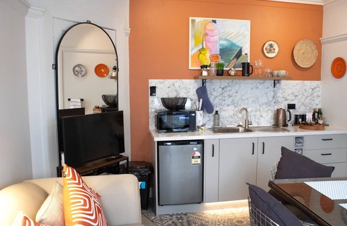 Nelson Apartment | Boutique Nelson Studio | Walk to Town | Private Deck & Entrance