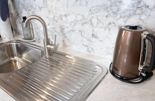 Nelson Apartment | Boutique Nelson Studio | Walk to Town | Private Deck & Entrance
