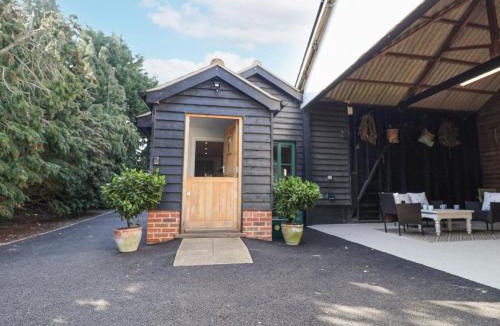 Colchester House | Bradley's Barn