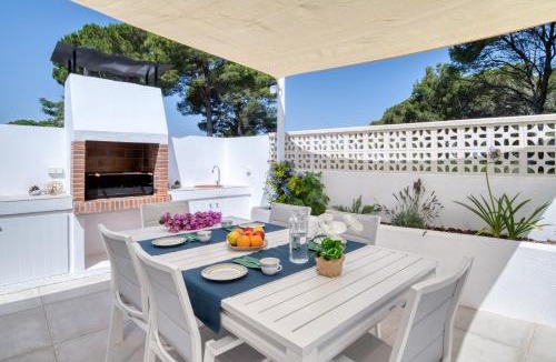 L'Escala House | Brancs