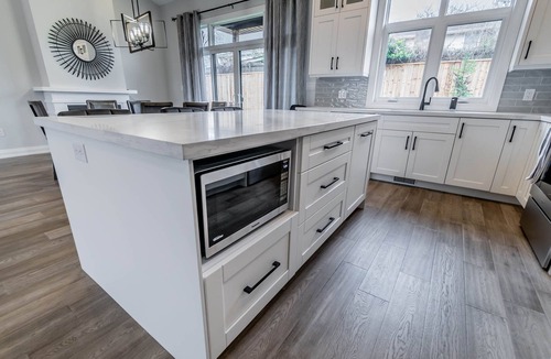 Niagara Falls House | Brand New Spacious Townhome - Near top Wineries and Attractions ; pet Friendly