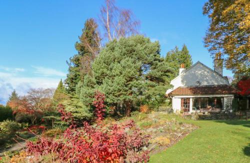 Perth House | Branklyn Garden Cottage