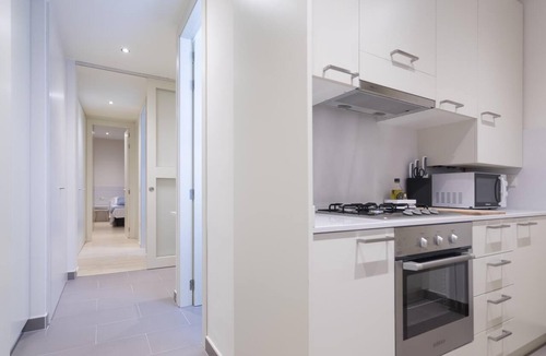 Old Town Apartment | Bravissimo Cort Reial 1B, charming apartment