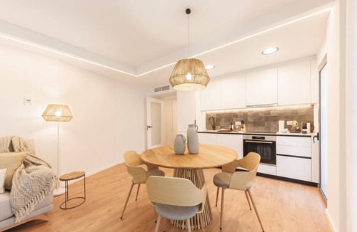 Eixample Apartment | Bravissimo Devesa, 3 bedrooms and near the parc