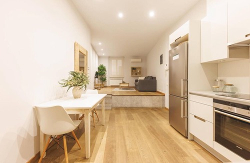 Barri Vell Apartment | Bravissimo Força 17 Natura, with one-bedroom and small terrace