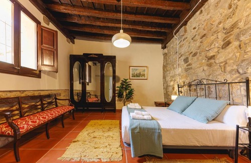 Barri Vell Apartment | Bravissimo Girona 1593, Pedestrian Area with Medieval charm