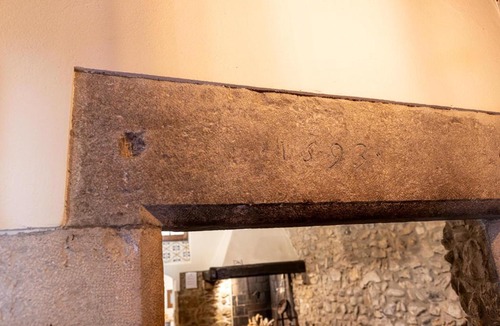 Barri Vell Apartment | Bravissimo Girona 1593, Pedestrian Area with Medieval charm