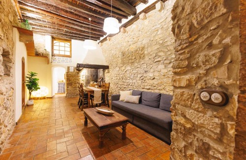 Barri Vell Apartment | Bravissimo Girona 1593, Pedestrian Area with Medieval charm