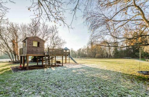 Bressingham House | Bressingham Lodge by Leap Escapes