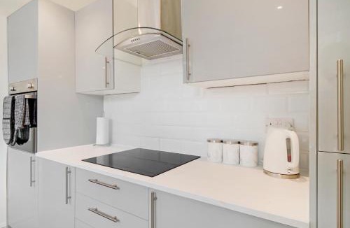 Kempston House | Bright 3BR Home in Bedford, Sleeps 5