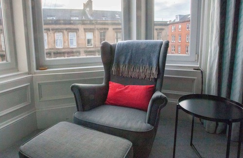 Glasgow Westend Apartment | Bright and Spacious Flat in Trendy Finnieston