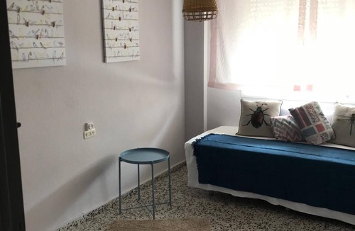 El Palo Condo | Bright apartment in the traditional neighborhood of El Palo