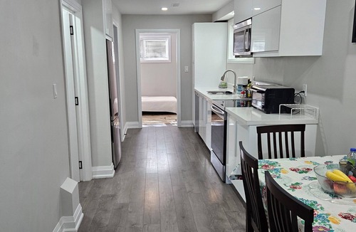 North York Apartment | Bright private apartment with parking! Minutes to Shop At Don Mills!