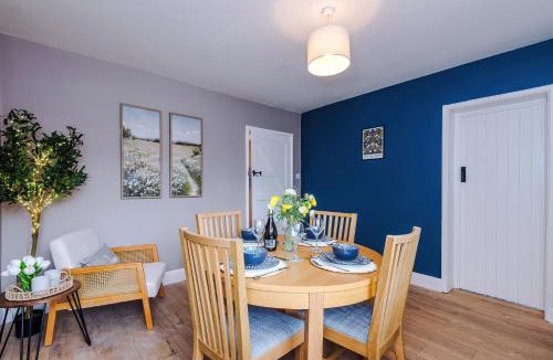 Rossett House | Bright Rossett 2 Bedroom Stay Free Parking Sleeps 4