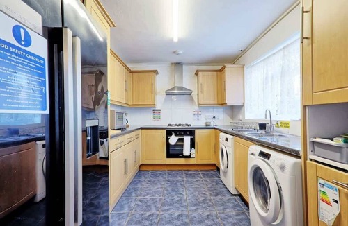 Tilbury House | Bright & Spacious 2BR Retreat in Tilbury