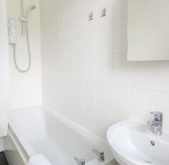 West Pilton Apartment | Bright & Spacious 2 Bedroom Flat