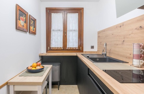 Beiro Apartment | Bright studio in Granada with private terrace