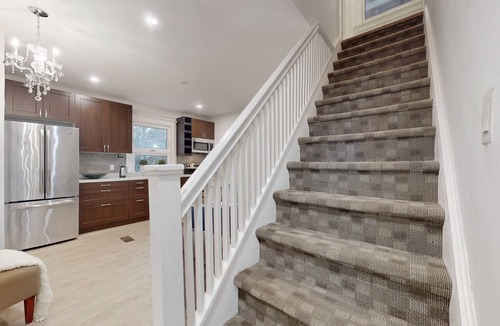 Cabbagetown Apartment | Bright & Stylish 3 BR apartment with Terrace near Metropolitan University