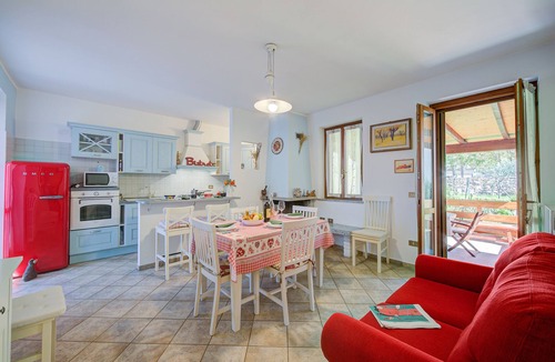 Armeno House | Brighty Rainbow House Garden, Armeno, Italy