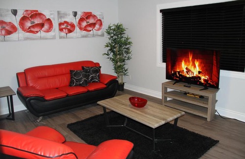 Downtown Ottawa Apartment | Bringing Sunshine into your ❤. Downtown retreat