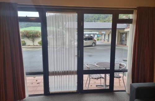 Picton Hotel | Broadway Motel