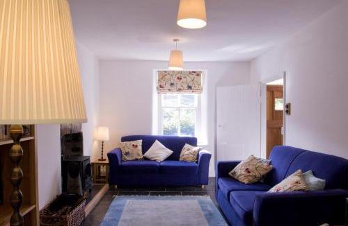 Llanwrtyd Wells House | Bronfelin & Troed-y-Rhiw Holiday Cottage